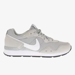Nike VENTURE RUNNER 