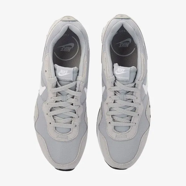 Nike VENTURE RUNNER 