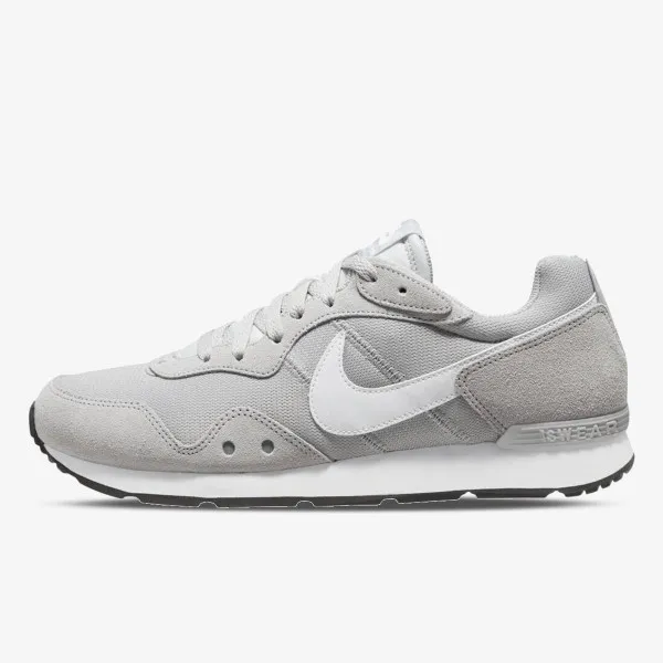 Nike VENTURE RUNNER 