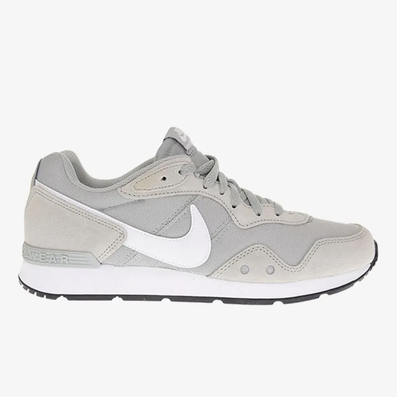 Nike VENTURE RUNNER 
