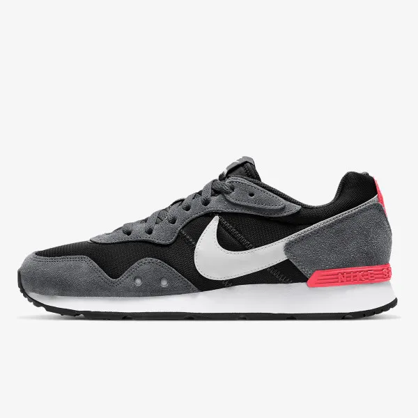 Nike Tenisice Venture Runner 