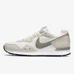 NIKE TENISICE Venture Runner 