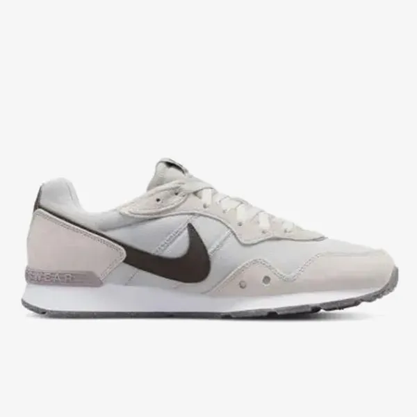 Nike Venture Runner 
