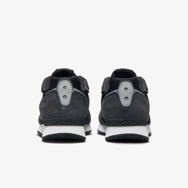 Nike VENTURE RUNNER 
