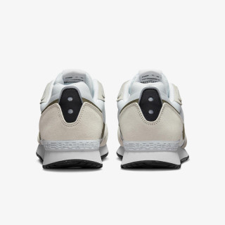 NIKE TENISICE Venture Runner 