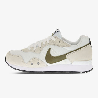 NIKE TENISICE Venture Runner 
