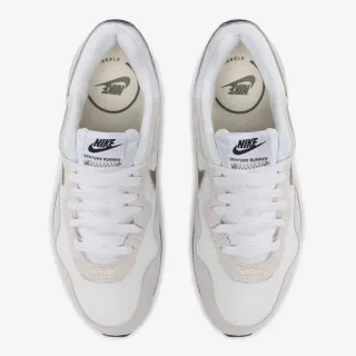 Nike Venture Runner 