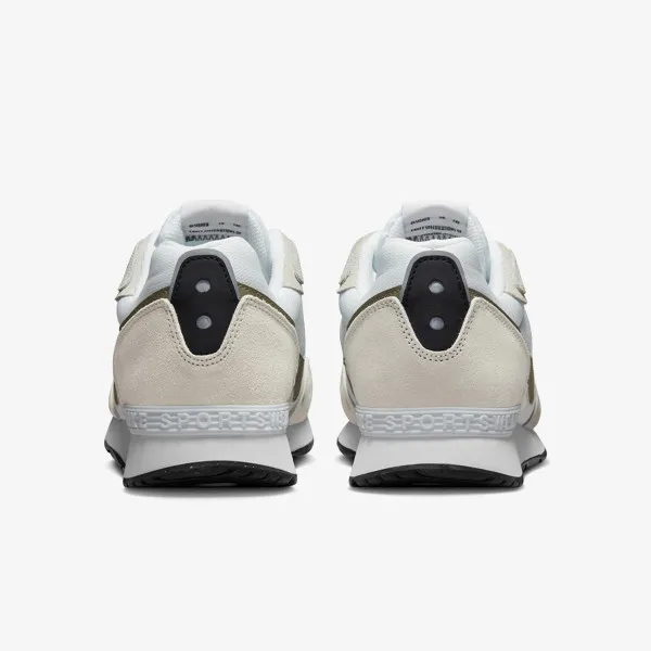 NIKE TENISICE Venture Runner 