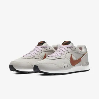 Nike WMNS VENTURE RUNNER 