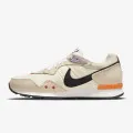 Nike Venture Runner 