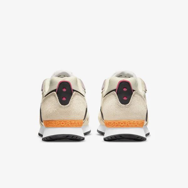 Nike Venture Runner 