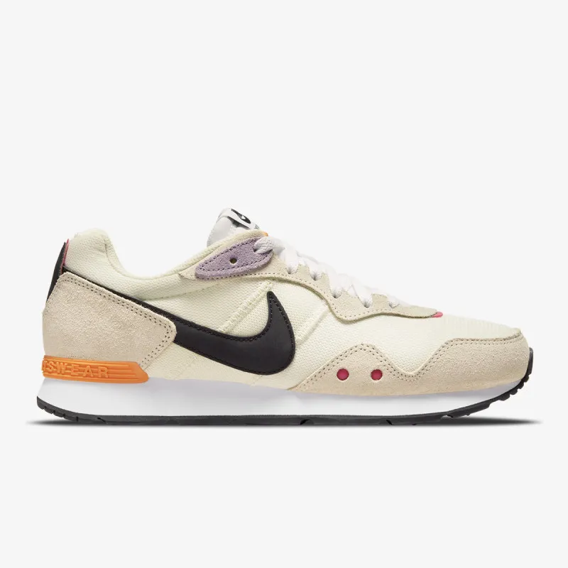 Nike Venture Runner 