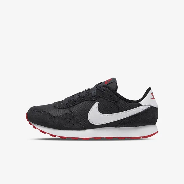 Nike MD Valiant 