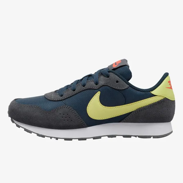 Nike Tenisice MD VALIANT BG 