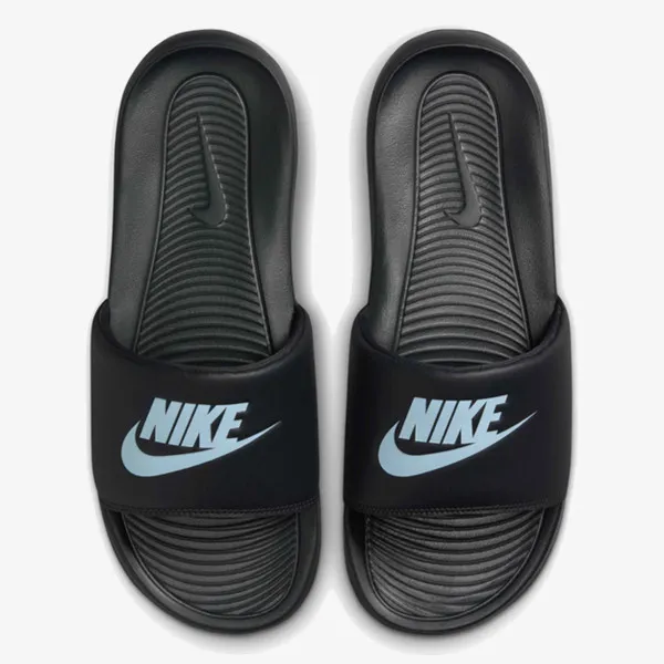 Nike Victori One 