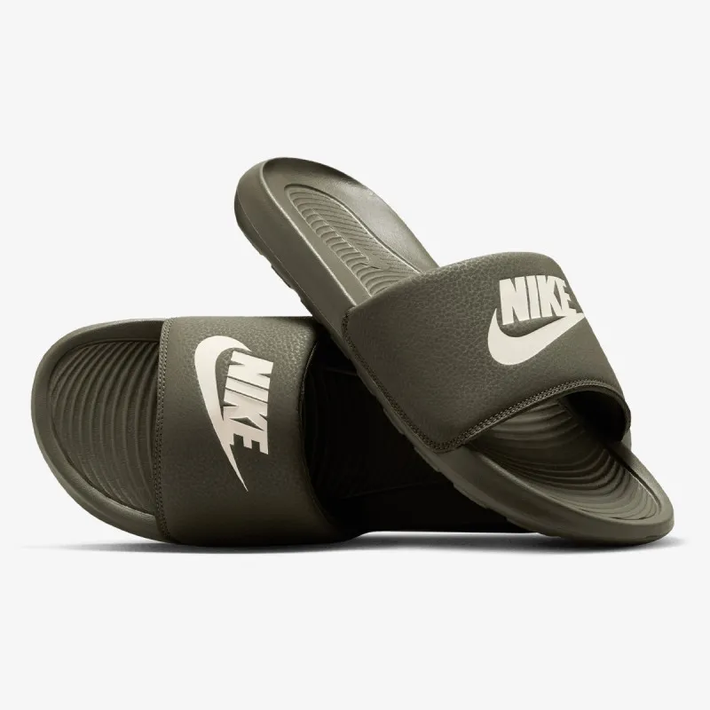 Nike Victori One 