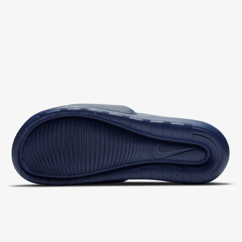 Nike VICTORI ONE 
