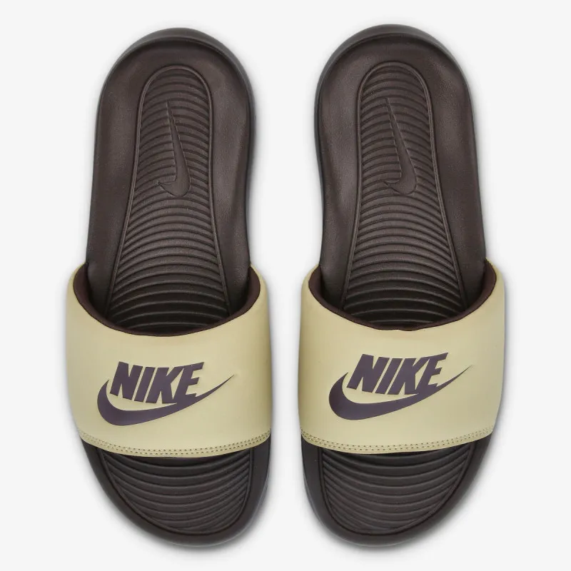 Nike VICTORI ONE 