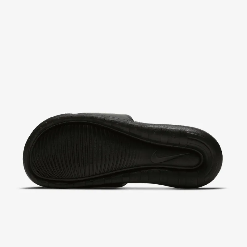 Nike Victori One 