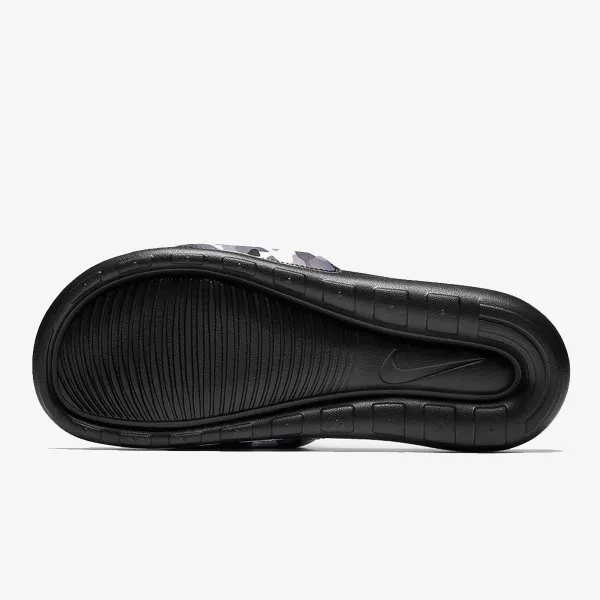 Nike VICTORI ONE 