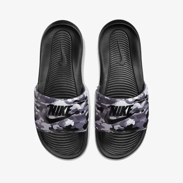 Nike VICTORI ONE 