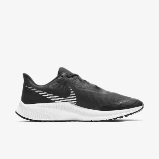 Nike WMNS QUEST 3 SHIELD 