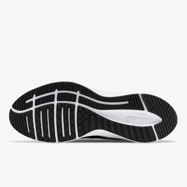Nike QUEST 3 SHIELD 