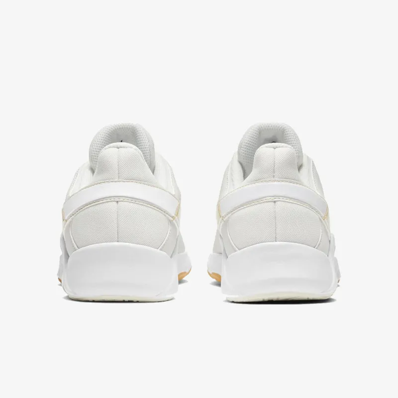 Nike LEGEND ESSENTIAL 2 