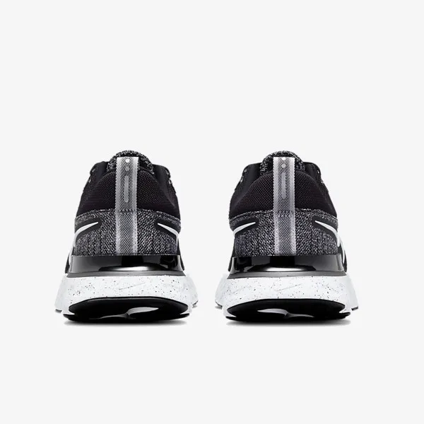 Nike REACT INFINITY RUN FK 2 