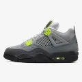 Nike AIR JORDAN 4 RETRO LE 