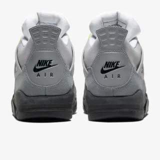 Nike AIR JORDAN 4 RETRO LE 