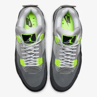 Nike AIR JORDAN 4 RETRO LE 