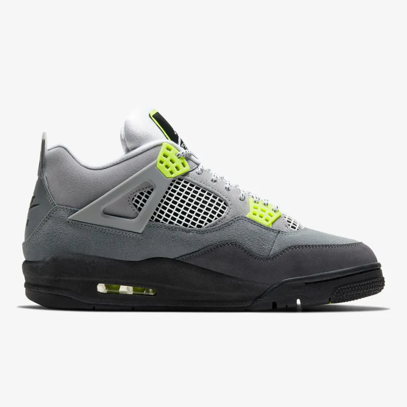 Nike AIR JORDAN 4 RETRO LE 