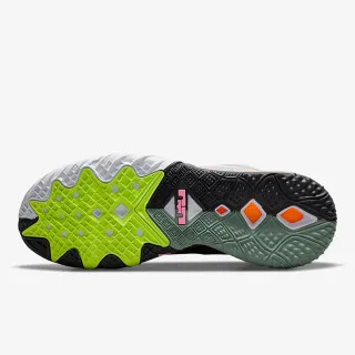 Nike LeBron 18 