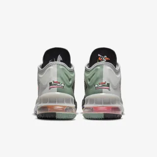 Nike LeBron 18 