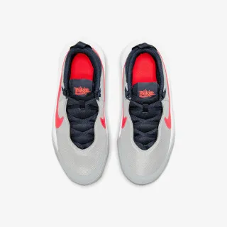 Nike Team Hustle D 10 