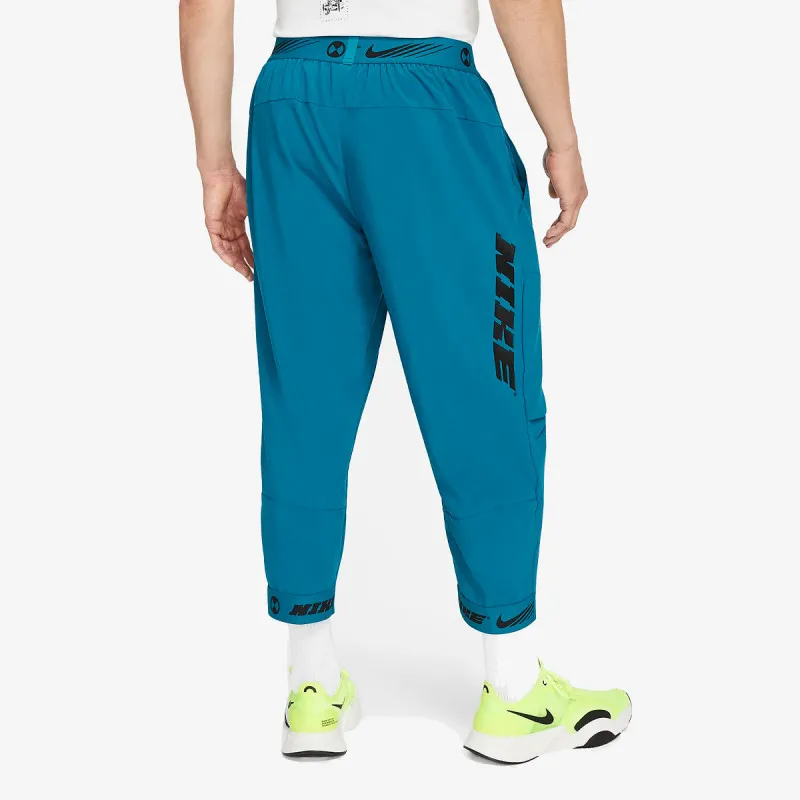 Nike SPORT CLASH 