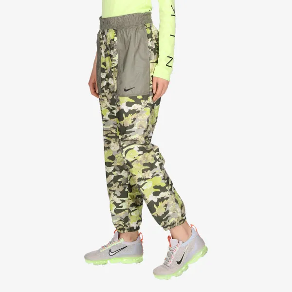 Nike Sportswear 