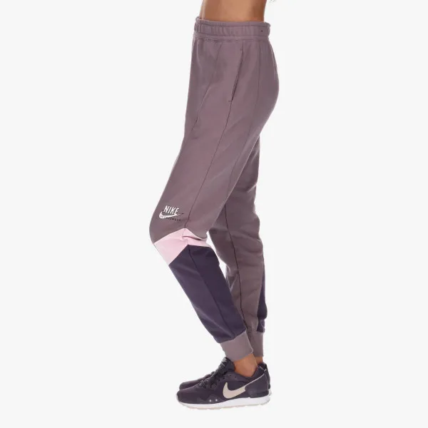 Nike Sportswear Heritage 