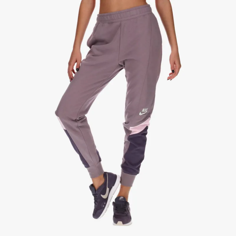Nike Sportswear Heritage 