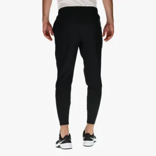 Nike Essential Run Division Hybrid 