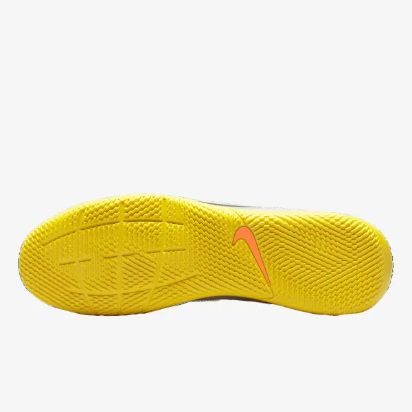 Nike Tiempo Legend 9 Club Indoor Court 