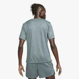 Nike M NK RN DVN MILER SS EMBOSS 