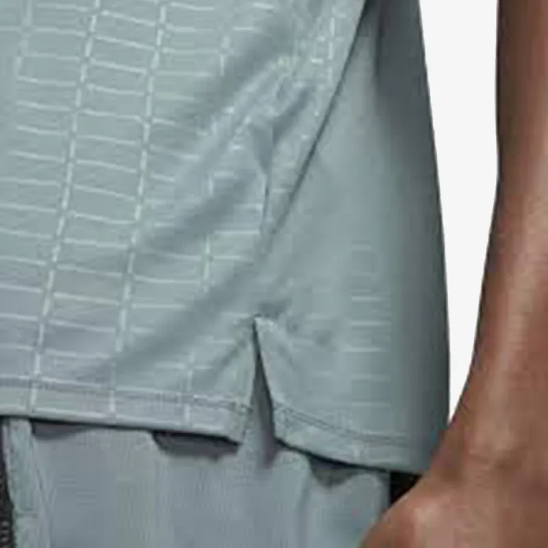 Nike M NK RN DVN MILER SS EMBOSS 