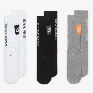 Nike Sportswear Everyday Essential 