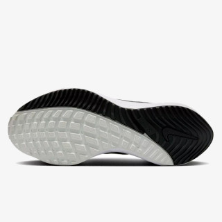 NIKE TENISICE Vomero 16 