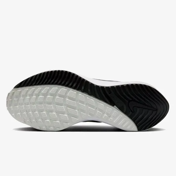 NIKE TENISICE Vomero 16 