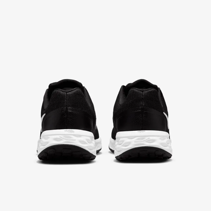 Nike Revolution 6 