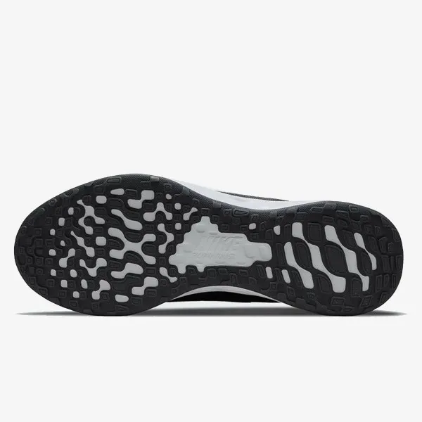 Nike REVOLUTION 6 