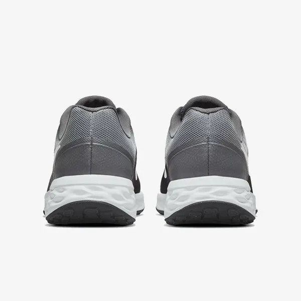 Nike REVOLUTION 6 